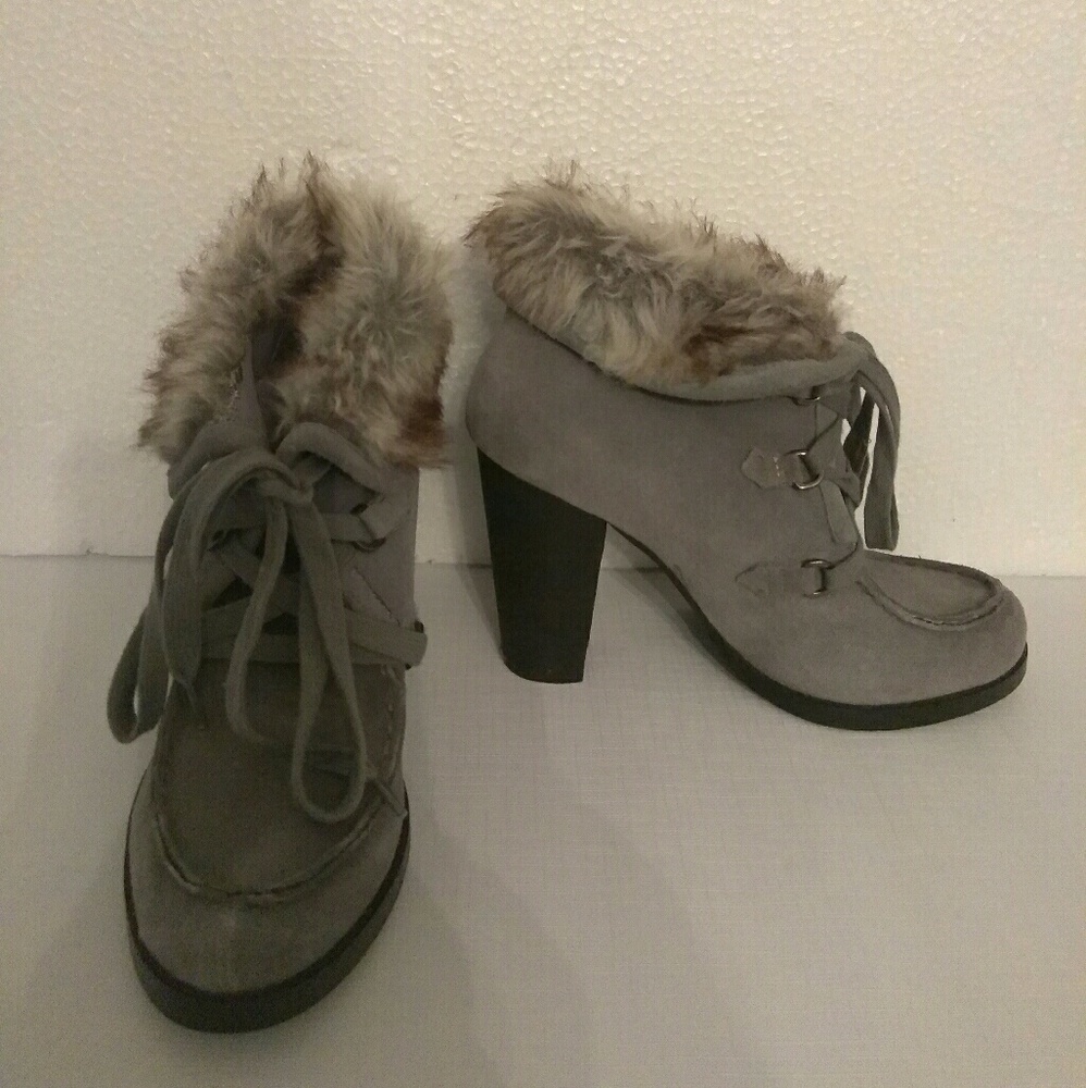 Steve Madden Gray Suede Lace up Booty Size 8